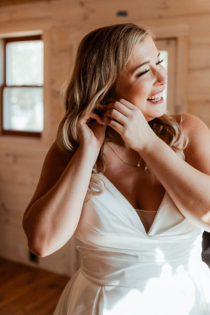 bride-glen-arbor-michigan-wedding-photographer bride getting ready for wedding in glen arbor michigan photographer