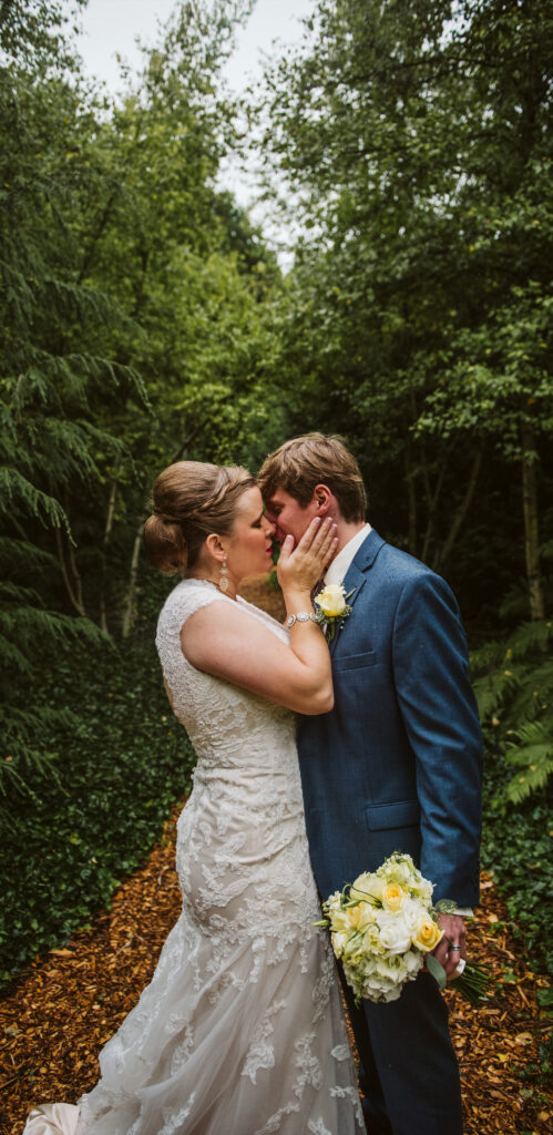 Mackinac island bride and groom wedding photography traverse city wedding photographer