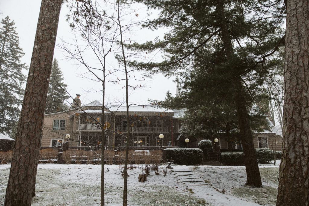 Peninsula room wedding venue in traverse city michigan. photo by traverse city wedding photographer