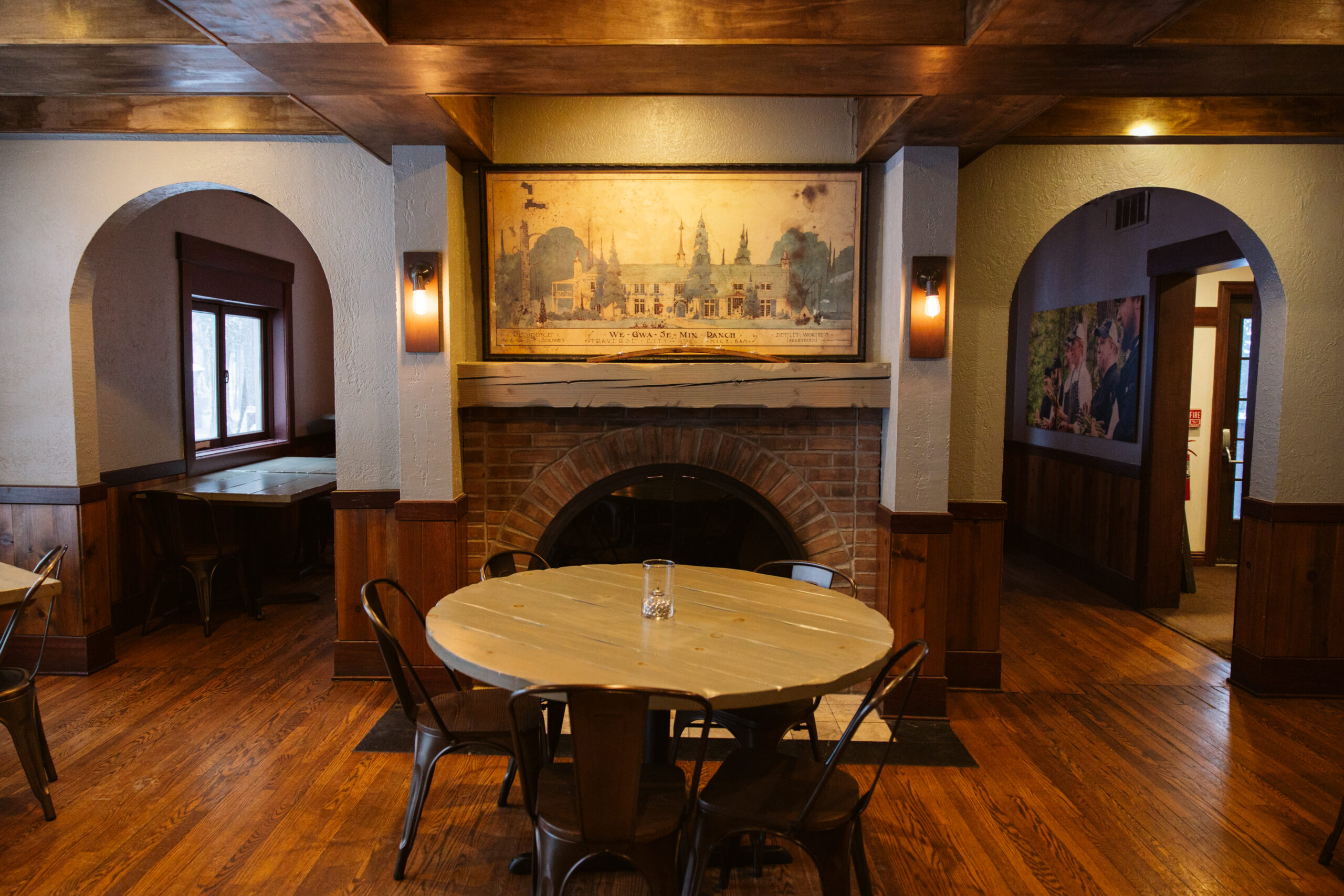 Peninsula room wedding venue in traverse city michigan. photo by traverse city wedding photographer