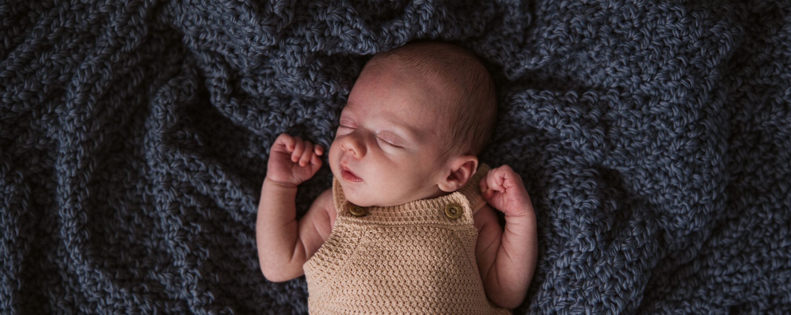 newborn-family-photos-banner