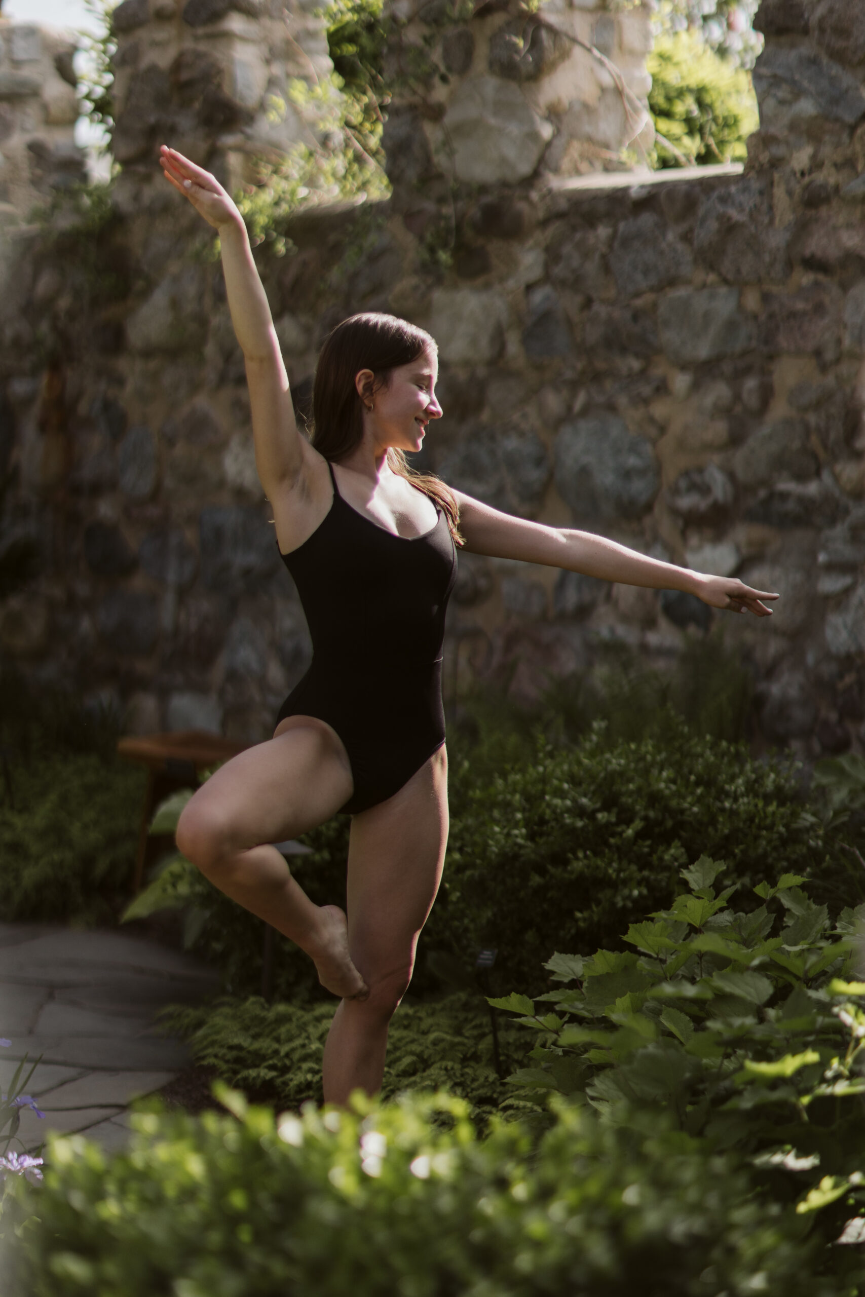 senior pictures in traverse city botanical gardens